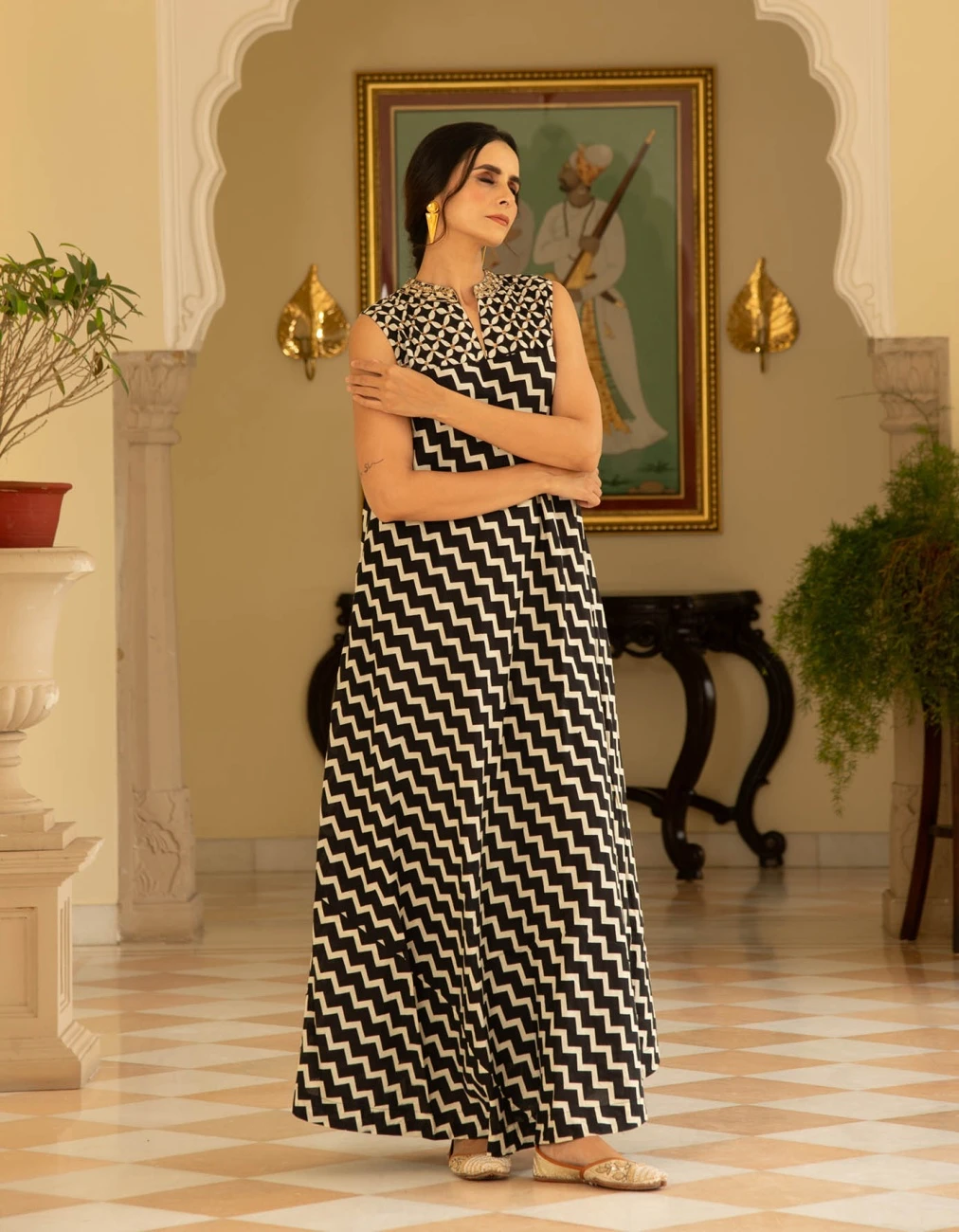 Black Monochromatic Long Flared Mandarin Collar Kurta Dress 6 Black Monochromatic Long Flared Mandarin Collar Kurta Dress - Image 4