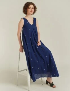 Handwoven Jamdani Dress With Scalloped Neckline -ZAZU Clothing Shop idrl230216