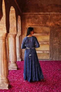 Printed Muslin Dress Has An Thread Embroidery Paired With Thread Embroidery And Thread Emb Belt 14 Printed Muslin Dress Has An Thread Embroidery Paired With Thread Embroidery And Thread Emb Belt -ZAZU Clothing Shop kr3116