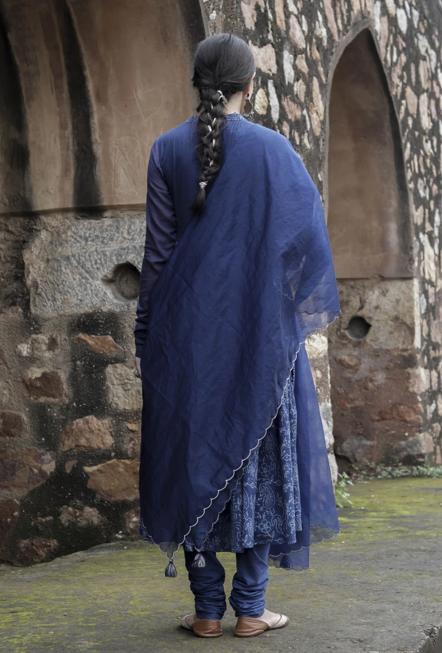 Set Of 3:Kashni Indigo Pishwas Style Kurta Dress, Churidar & Organza Dupatta 4 Set Of 3:Kashni Indigo Pishwas Style Kurta Dress, Churidar & Organza Dupatta - Image 2